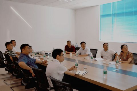 市領(lǐng)導(dǎo)參觀