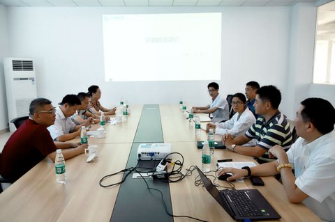 市領(lǐng)導(dǎo)參觀