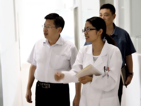 市領(lǐng)導(dǎo)參觀